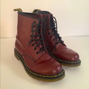 Dr Martens - Dark Red Classic Air Wair Boots